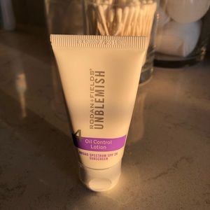 NEW Rodan + Fields Unblemish Regimen Step 4